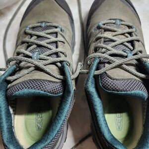 KEEN Men's Athletic Shoes in Gray and Teal